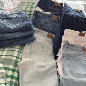 American Eagle Outfitters Women's plus others  LOT of 12 pair of jeans.